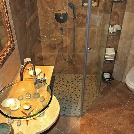 Heritage Stone House - Comfort, Terrace & Garden Apartment Trogir