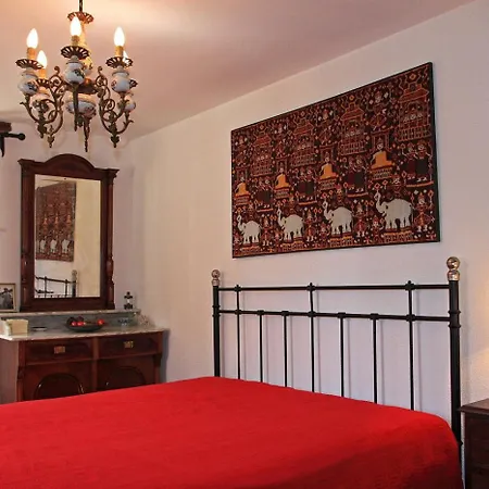 Heritage Stone House - Comfort, Terrace & Garden Apartment *